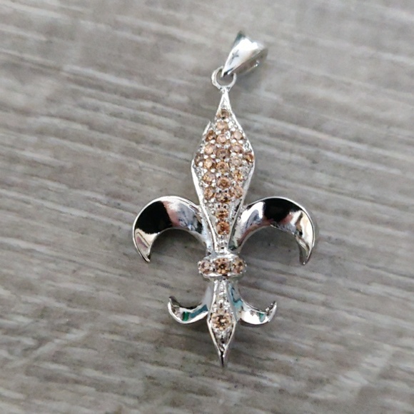 Jewelry - Sterling Silver Fleur-De-Lis Pendant